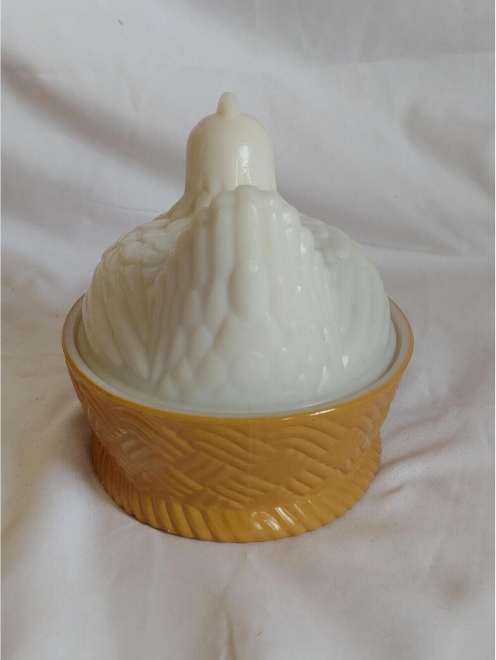Vintage Hen Milk Glass Soap Dish w eggs Cute Farmhouse Style Decor 1970s - Picture 5 of 16